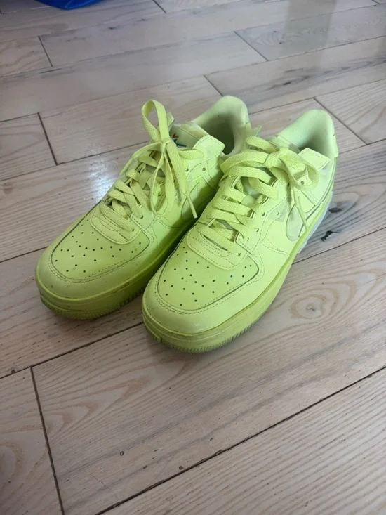 Nike Kids Neon Lime Green Air Force 1 Low Sneakers - Picture 2 of 3